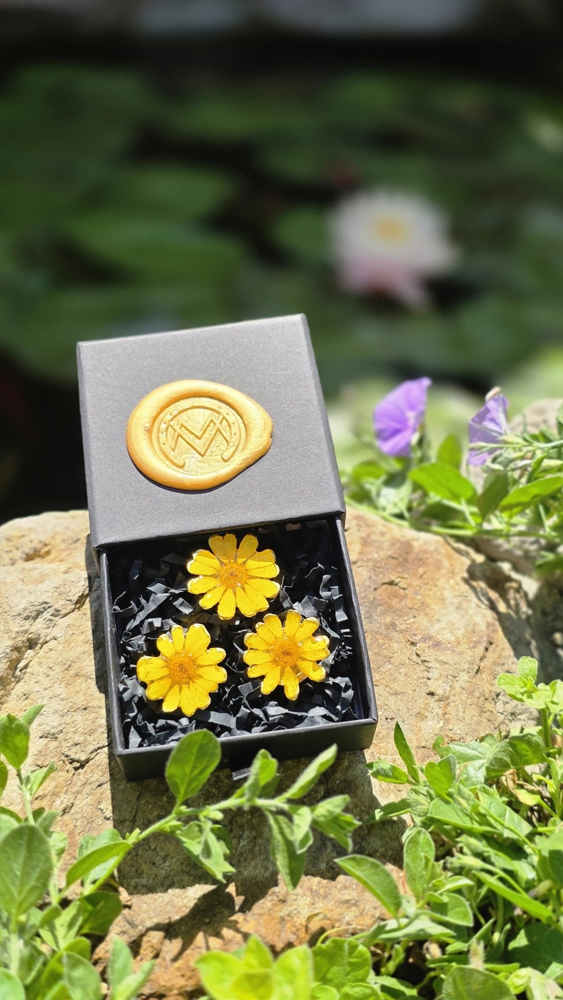 Daisy Button Covers